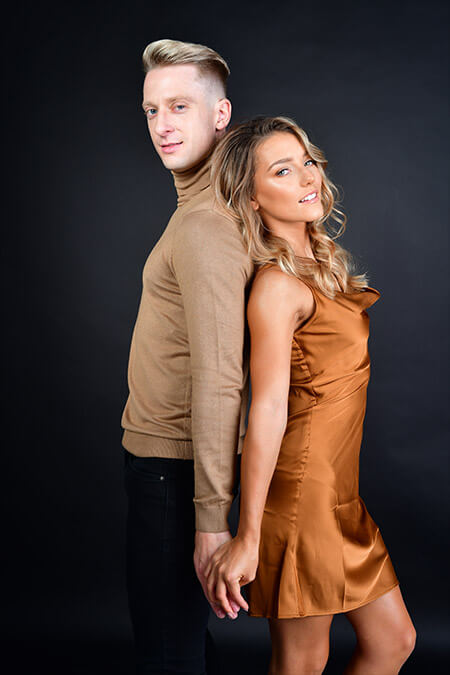 Michael and Jowita profesional dancer pose about us